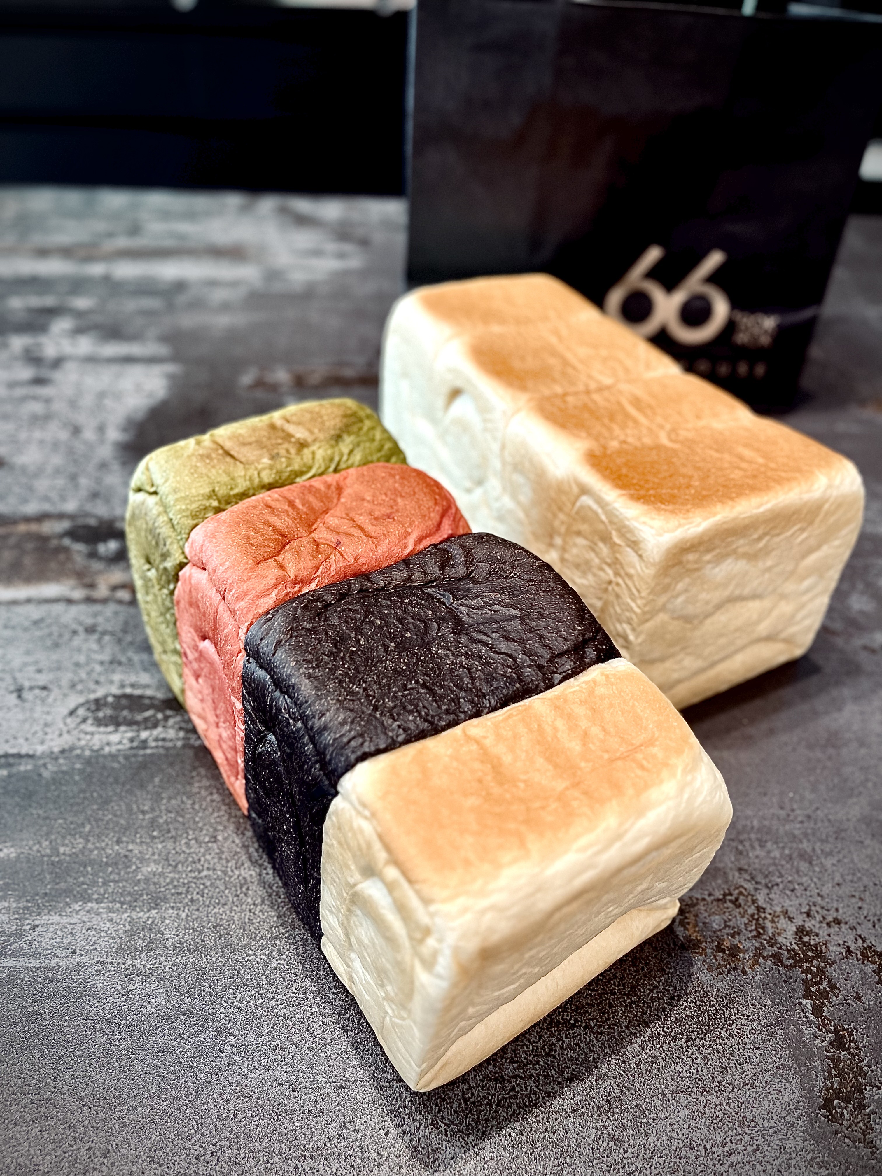 マルチカラー食パン